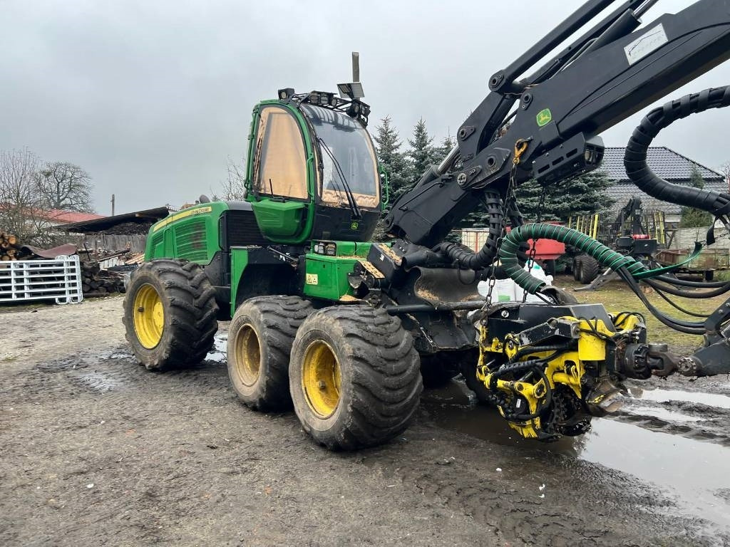 John Deere 1170 E - Korrëse pylltarie: foto 1 John Deere 1170 E - Korrëse pylltarie: foto 1