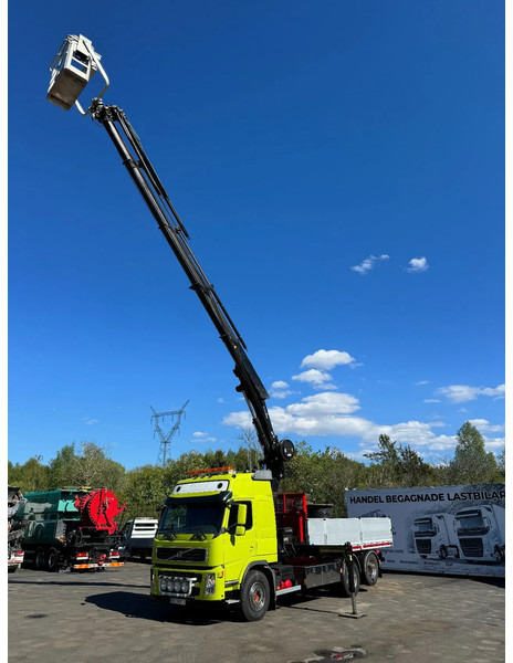 Volvo 6x2, Skylift-truck with Tipper & Bucket, 2009 - Kamioni, Kamion me vinç: foto 1 Volvo 6x2, Skylift-truck with Tipper & Bucket, 2009 - Kamioni, Kamion me vinç: foto 1
