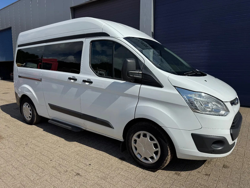 Ford **TRANSIT CUSTOM-9 SEATS-WHEELCHAIRLIFT-EURO6B** - Autobus: foto 1 Ford **TRANSIT CUSTOM-9 SEATS-WHEELCHAIRLIFT-EURO6B** - Autobus: foto 1