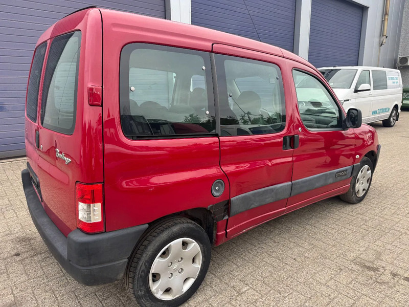 Citroën Berlingo **PETROL-ESSENCE-BENZINE** - Veturë: foto 4 Citroën Berlingo **PETROL-ESSENCE-BENZINE** - Veturë: foto 4