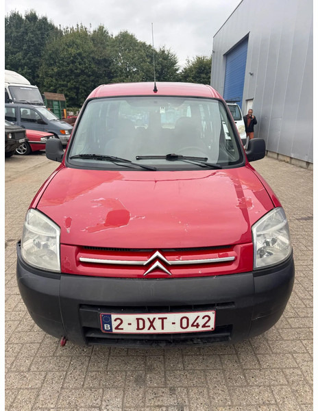 Citroën Berlingo **PETROL-ESSENCE-BENZINE** - Veturë: foto 2 Citroën Berlingo **PETROL-ESSENCE-BENZINE** - Veturë: foto 2