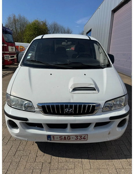 Hyundai H200 - Furgon: foto 2 Hyundai H200 - Furgon: foto 2