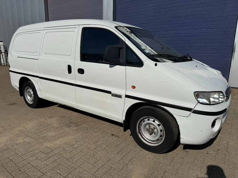 Hyundai H200 - Furgon: foto 3 Hyundai H200 - Furgon: foto 3