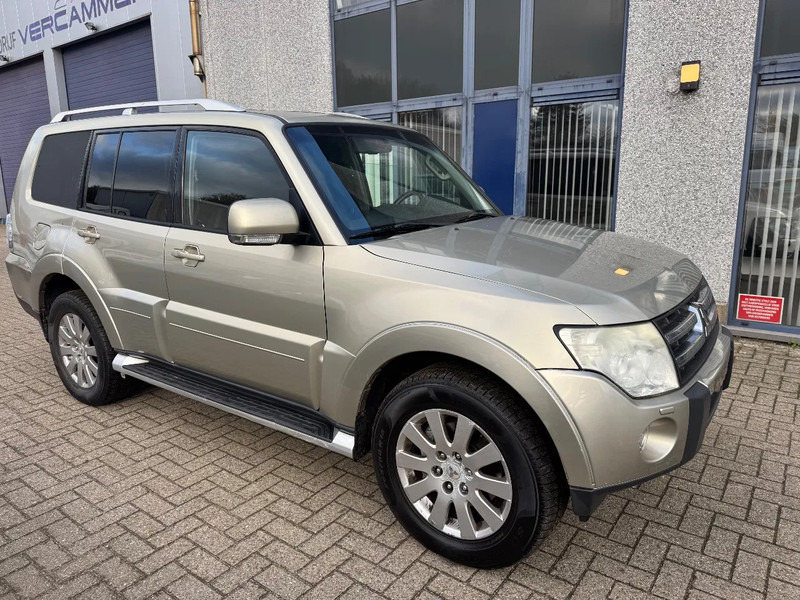 Mitsubishi Pajero **3200TD-AUTOMAAT-AC-TOPSHAPE-LICHTE VRACHT** - Kamioncine: foto 3 Mitsubishi Pajero **3200TD-AUTOMAAT-AC-TOPSHAPE-LICHTE VRACHT** - Kamioncine: foto 3