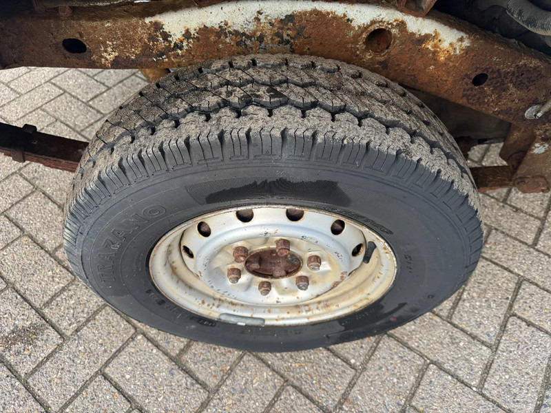 Mazda B-serie **B2200-DIESEL** - Veturë: foto 5 Mazda B-serie **B2200-DIESEL** - Veturë: foto 5