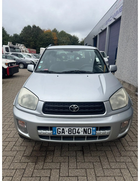 Toyota RAV4 **PETROL-AIRCO** - Veturë: foto 2 Toyota RAV4 **PETROL-AIRCO** - Veturë: foto 2