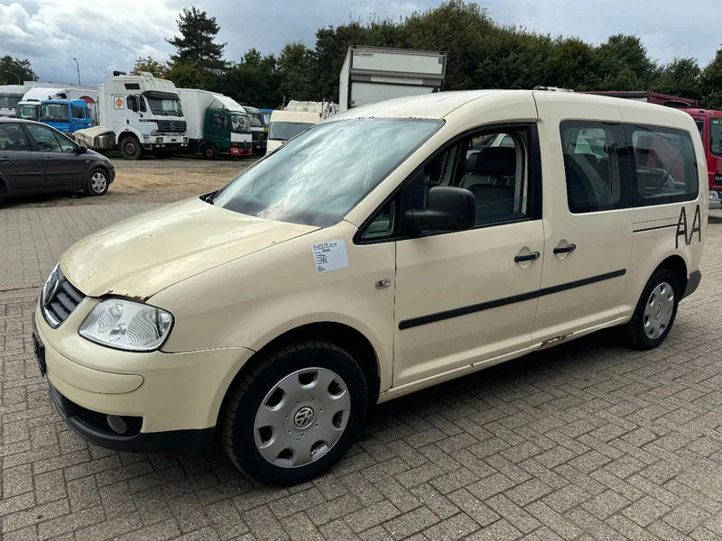 Volkswagen **CADDY MAXI-7SEATS-TAXI** - Furgon pasagjerësh: foto 1 Volkswagen **CADDY MAXI-7SEATS-TAXI** - Furgon pasagjerësh: foto 1