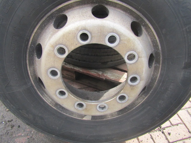315/70/22.5 ‘ALCOA'(4) MICHELIN STEER PATTERN – 4 PIECE SET - Gomë për Kamioni: foto 2 315/70/22.5 ‘ALCOA'(4) MICHELIN STEER PATTERN – 4 PIECE SET - Gomë për Kamioni: foto 2