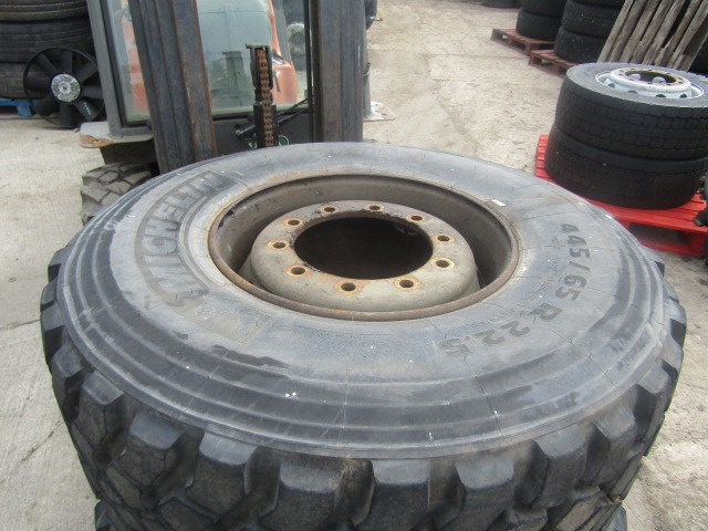 465/65/22.5 MICHELIN TRACK GRIP TYRE WITH RIM - Gomë për Kamioni: foto 2 465/65/22.5 MICHELIN TRACK GRIP TYRE WITH RIM - Gomë për Kamioni: foto 2