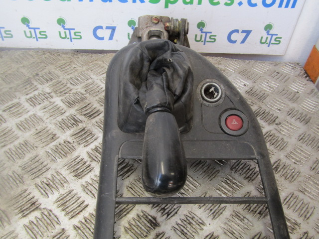 MITSUBISHI 3C11 / 3C13 GEAR LEVER ASSEMBLY COMPLETE - Kabina dhe interier për Kamioni: foto 1 MITSUBISHI 3C11 / 3C13 GEAR LEVER ASSEMBLY COMPLETE - Kabina dhe interier për Kamioni: foto 1