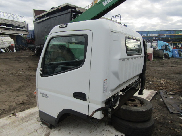 MITSUBISHI FUSO 35C13 EURO 5 CAB 2012 - Kabinë për Kamioni: foto 4 MITSUBISHI FUSO 35C13 EURO 5 CAB 2012 - Kabinë për Kamioni: foto 4