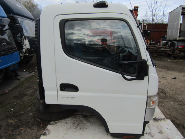 MITSUBISHI FUSO 7C 15/18 CAB (2014) - Kabinë për Kamioni: foto 3 MITSUBISHI FUSO 7C 15/18 CAB (2014) - Kabinë për Kamioni: foto 3