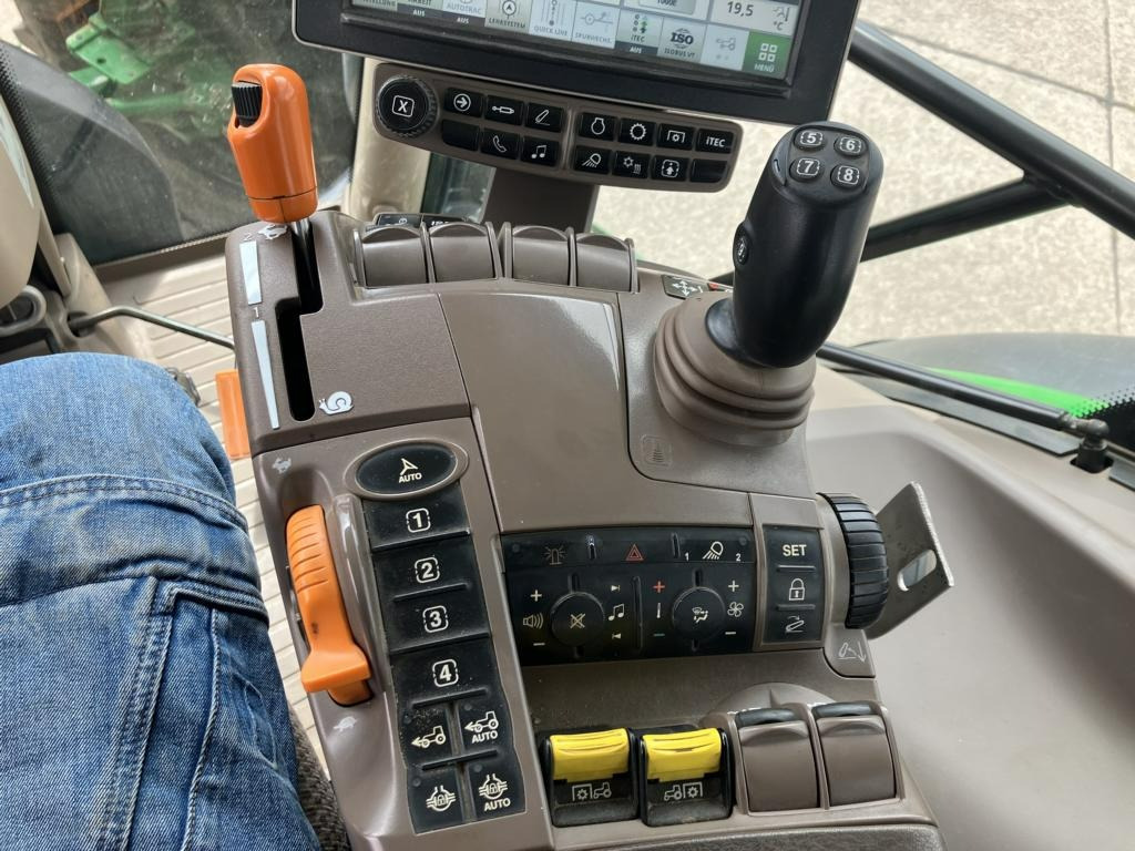 John Deere 6215R - Traktor: foto 5 John Deere 6215R - Traktor: foto 5