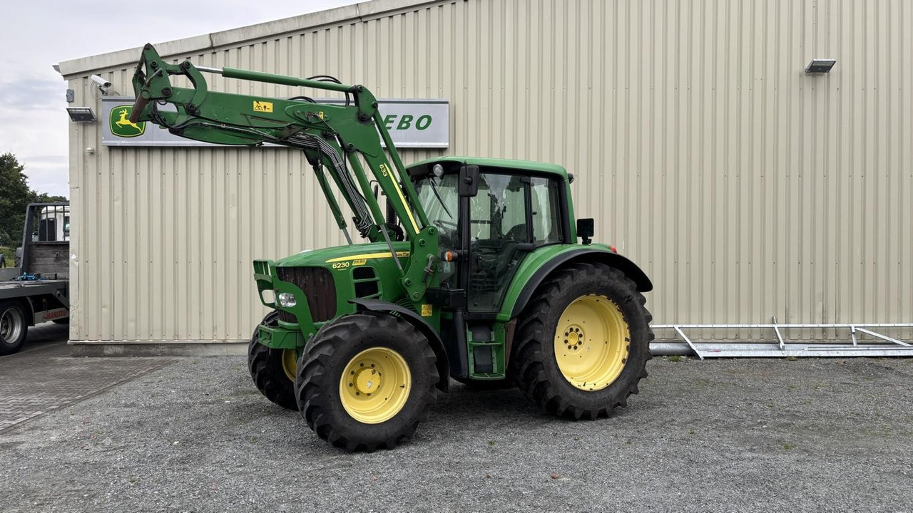 John Deere 6230 PREMIUM - Traktor: foto 1 John Deere 6230 PREMIUM - Traktor: foto 1
