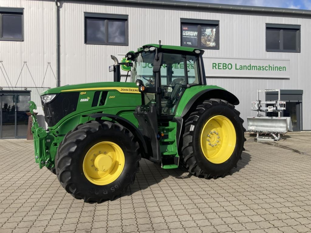 John Deere 6M240 - Traktor: foto 1 John Deere 6M240 - Traktor: foto 1