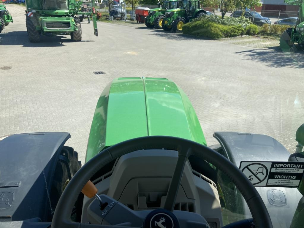 John Deere 6R215 - Traktor: foto 2 John Deere 6R215 - Traktor: foto 2