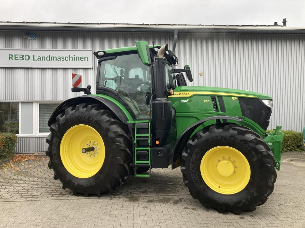 John Deere 6R250 - Traktor: foto 3 John Deere 6R250 - Traktor: foto 3