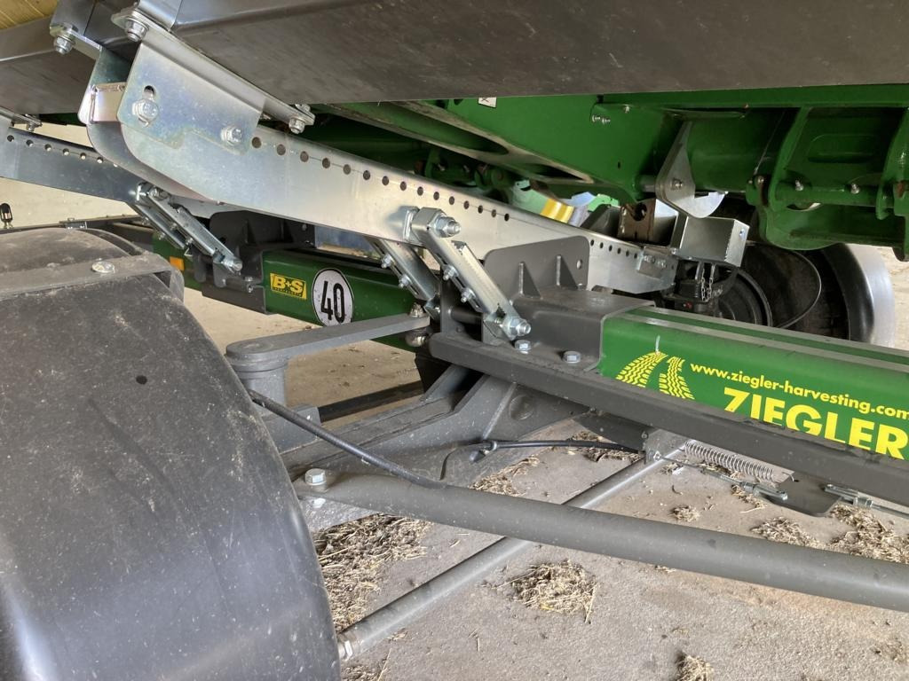 John Deere HD35X MY24 - Autokombajnë: foto 4 John Deere HD35X MY24 - Autokombajnë: foto 4