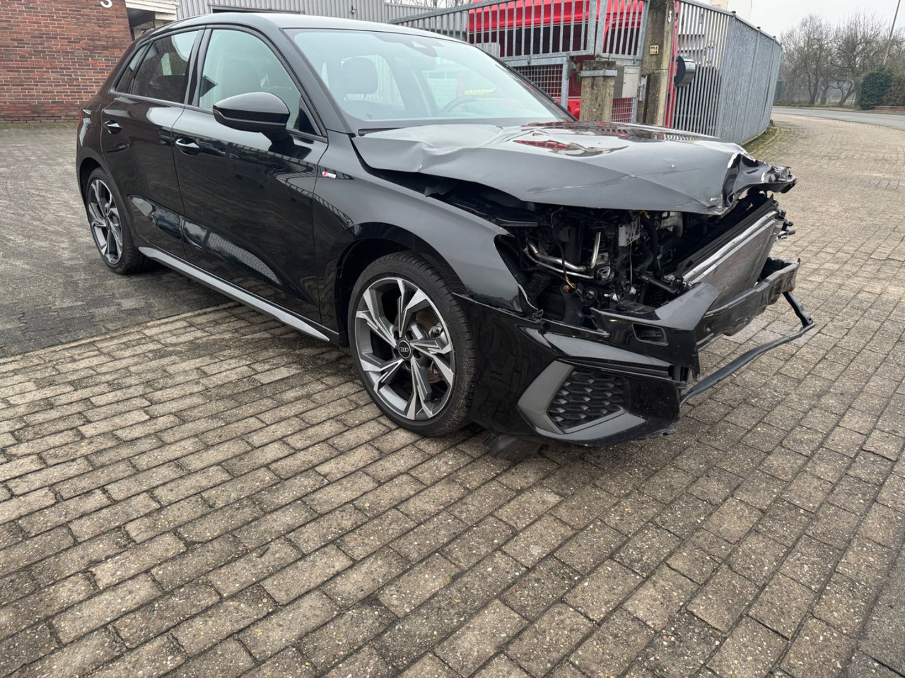 Audi A3 Sportback 35 TDI S line 32.000 KM S-TRONIC Audi A3 Sportback 35 TDI S line 32.000 KM S-TRONIC - Veturë: foto 4 Audi A3 Sportback 35 TDI S line 32.000 KM S-TRONIC Audi A3 Sportback 35 TDI S line 32.000 KM S-TRONIC - Veturë: foto 4