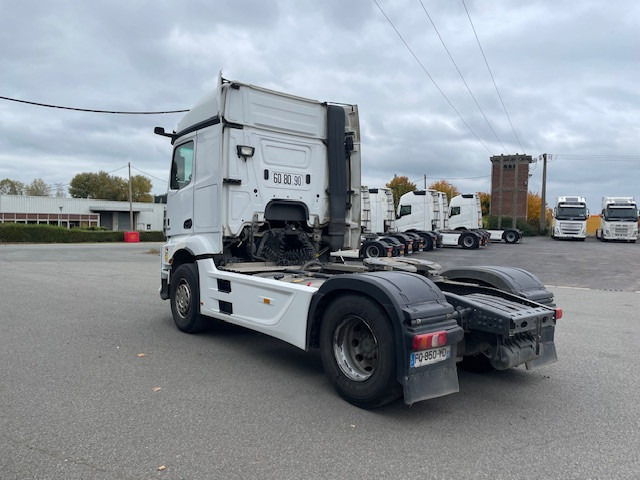 Mercedes-Benz Actros - Gjysmë-kamion: foto 4 Mercedes-Benz Actros - Gjysmë-kamion: foto 4