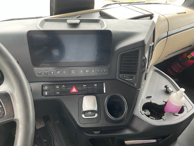 Mercedes-Benz Actros - Gjysmë-kamion: foto 5 Mercedes-Benz Actros - Gjysmë-kamion: foto 5