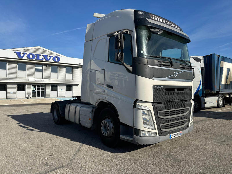Volvo FH - Gjysmë-kamion: foto 2 Volvo FH - Gjysmë-kamion: foto 2