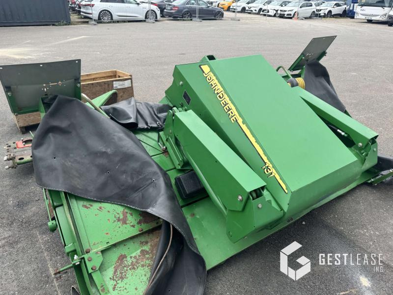 John Deere 131 - Korrëse bari: foto 5 John Deere 131 - Korrëse bari: foto 5