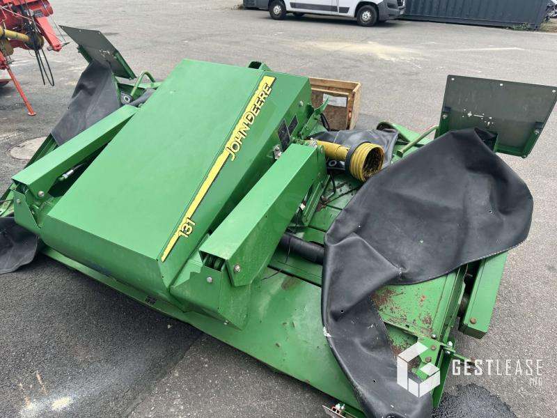 John Deere 131 - Korrëse bari: foto 4 John Deere 131 - Korrëse bari: foto 4