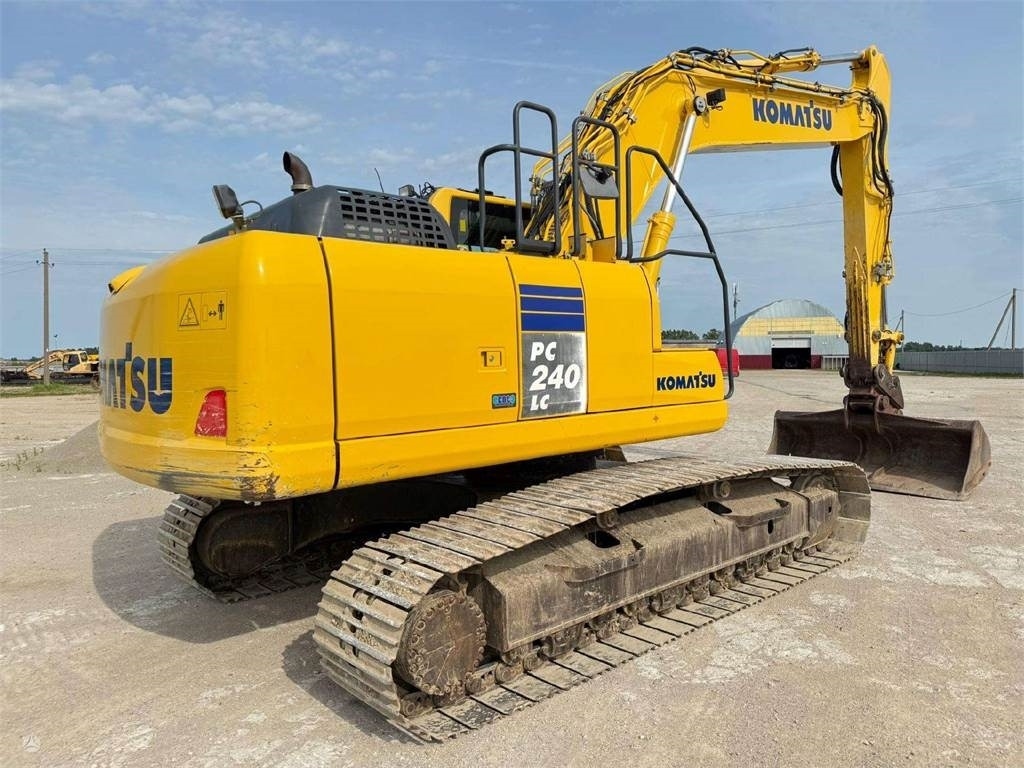 Komatsu PC 240 LC-10 - Ekskavator me zinxhirë: foto 4 Komatsu PC 240 LC-10 - Ekskavator me zinxhirë: foto 4