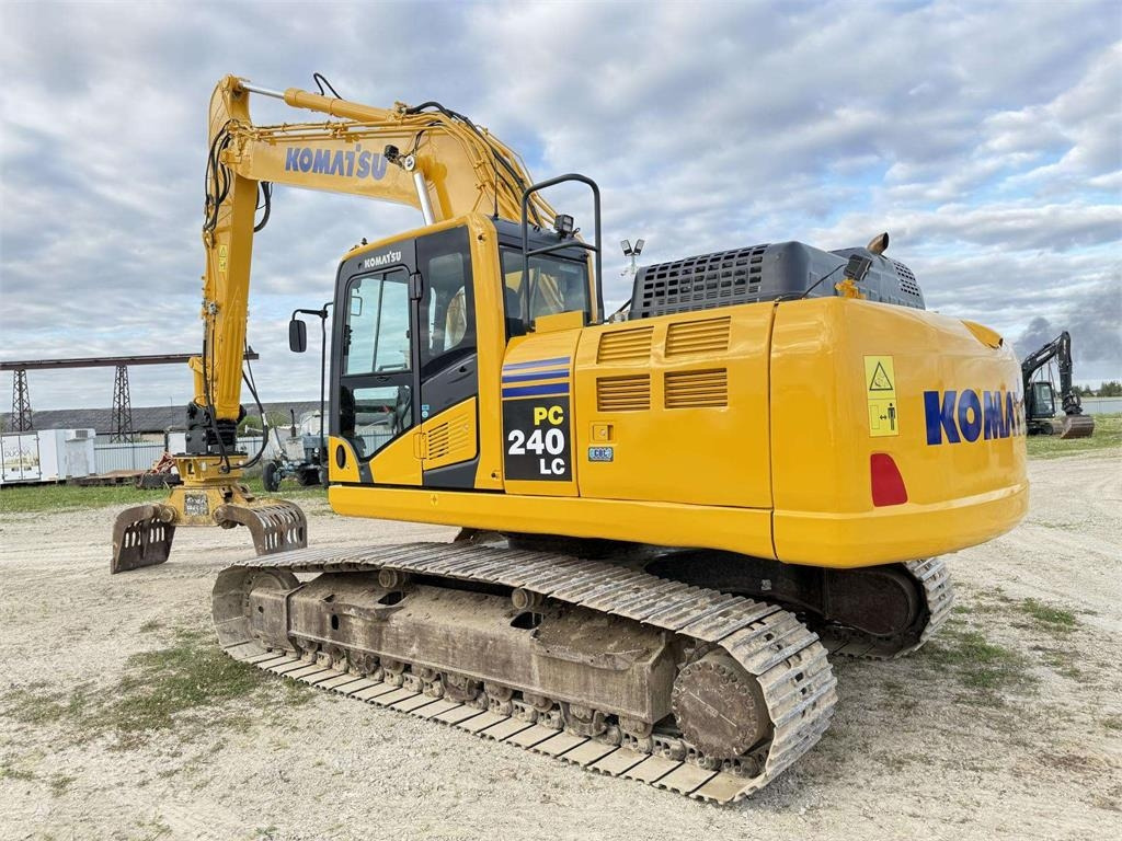 Komatsu PC 240 LC-11 - Ekskavator me zinxhirë: foto 3 Komatsu PC 240 LC-11 - Ekskavator me zinxhirë: foto 3