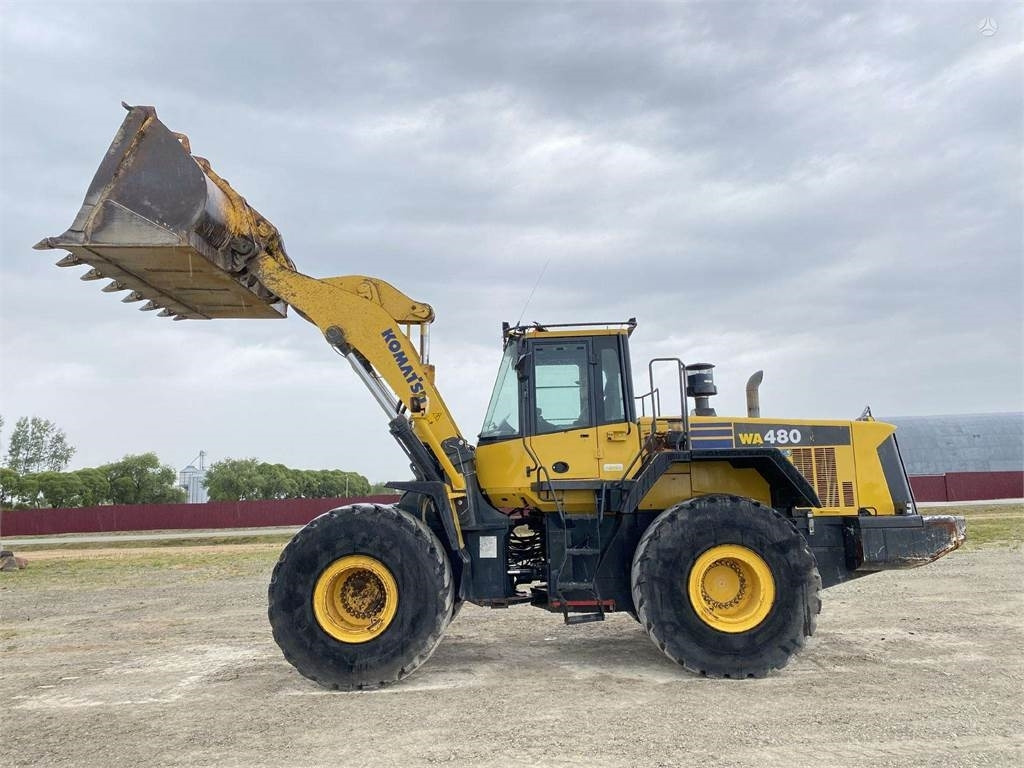 Komatsu WA 480-6 - Fadrom me goma: foto 5 Komatsu WA 480-6 - Fadrom me goma: foto 5