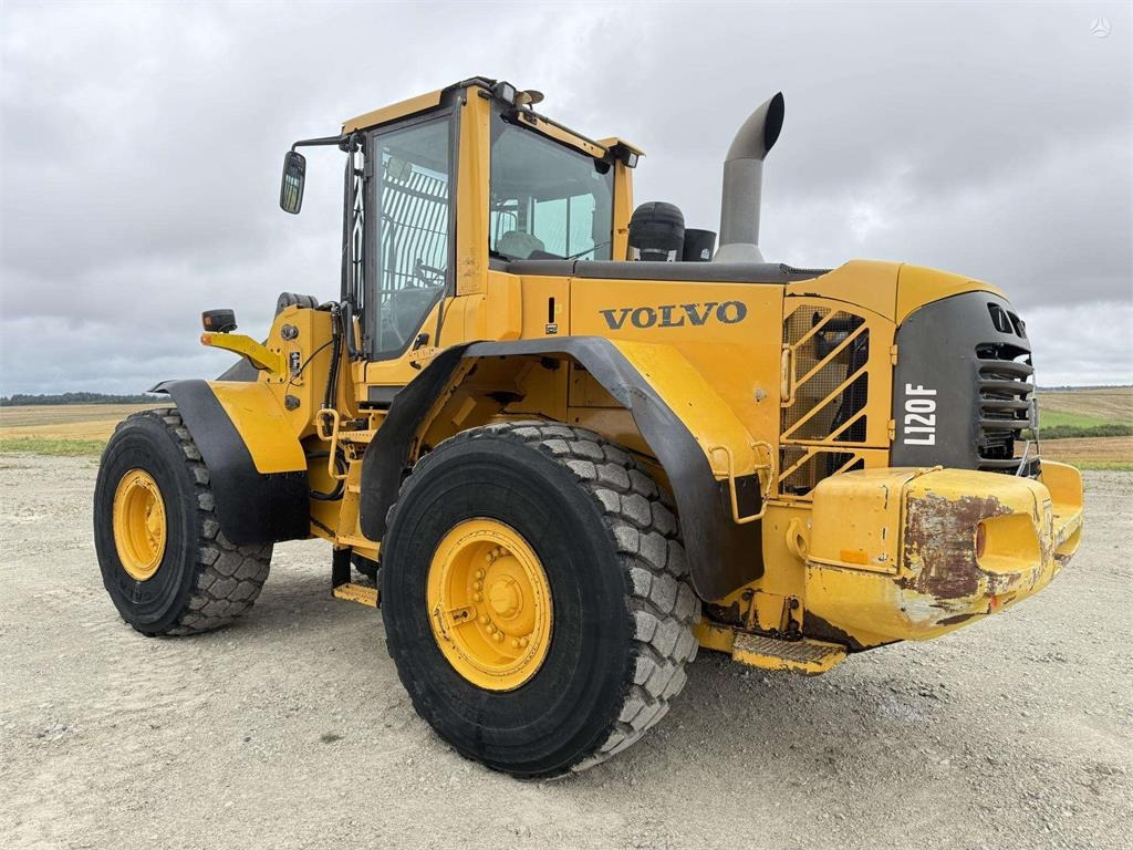 Volvo L 120 F , 4rd line , coupler  - Fadrom me goma: foto 3 Volvo L 120 F , 4rd line , coupler  - Fadrom me goma: foto 3