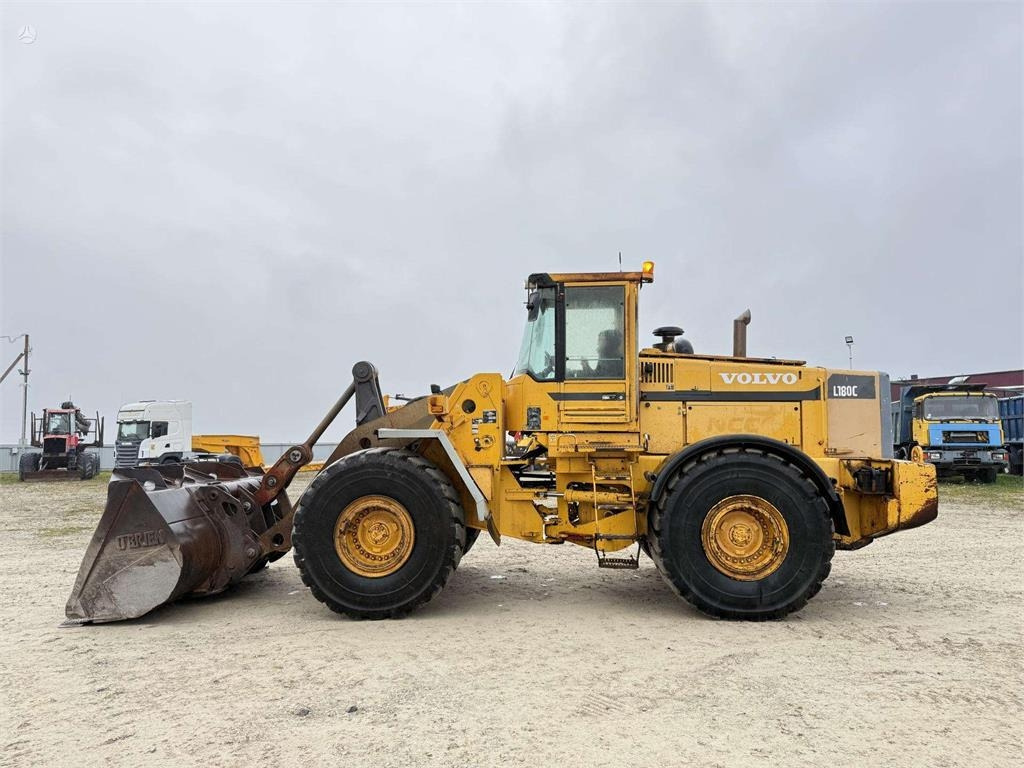 Volvo L180C quick coupler - Fadrom me goma: foto 2 Volvo L180C quick coupler - Fadrom me goma: foto 2