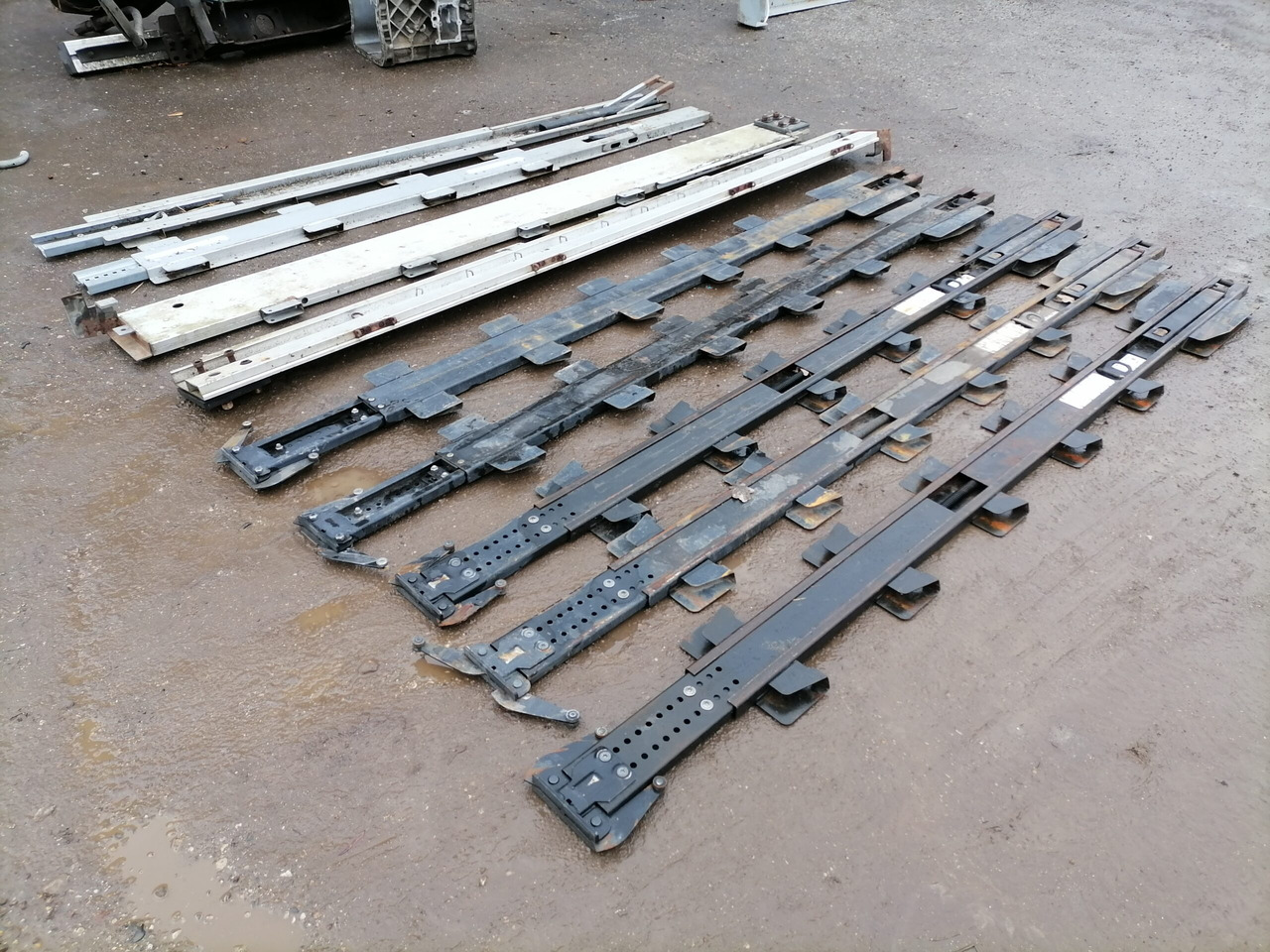 KRONE Haagise tugipostid 515068374 - Pjesa universale për Kamioni: foto 1 KRONE Haagise tugipostid 515068374 - Pjesa universale për Kamioni: foto 1