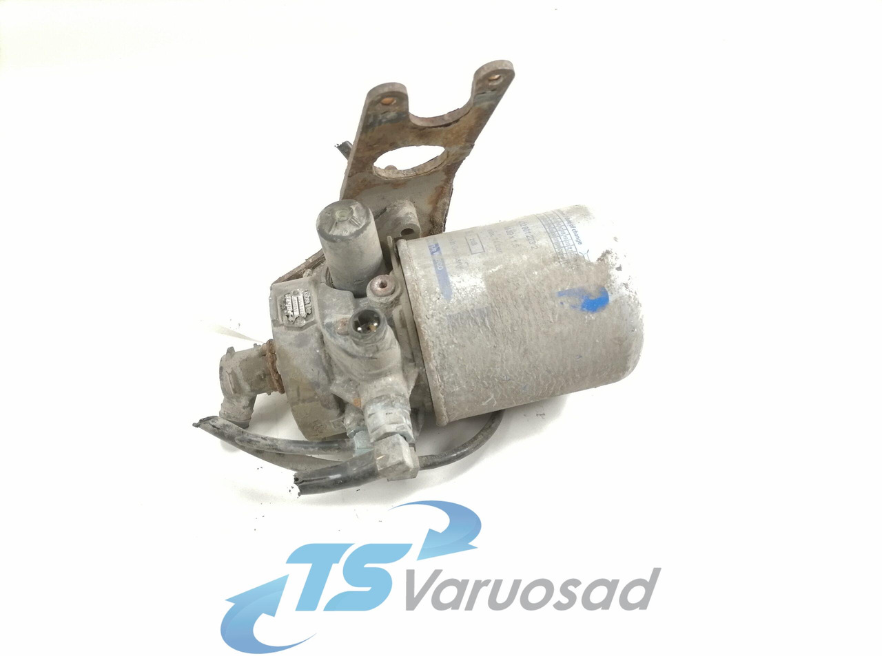 MAN Air dryer K017711 - Valvul frenave për Kamioni: foto 1 MAN Air dryer K017711 - Valvul frenave për Kamioni: foto 1