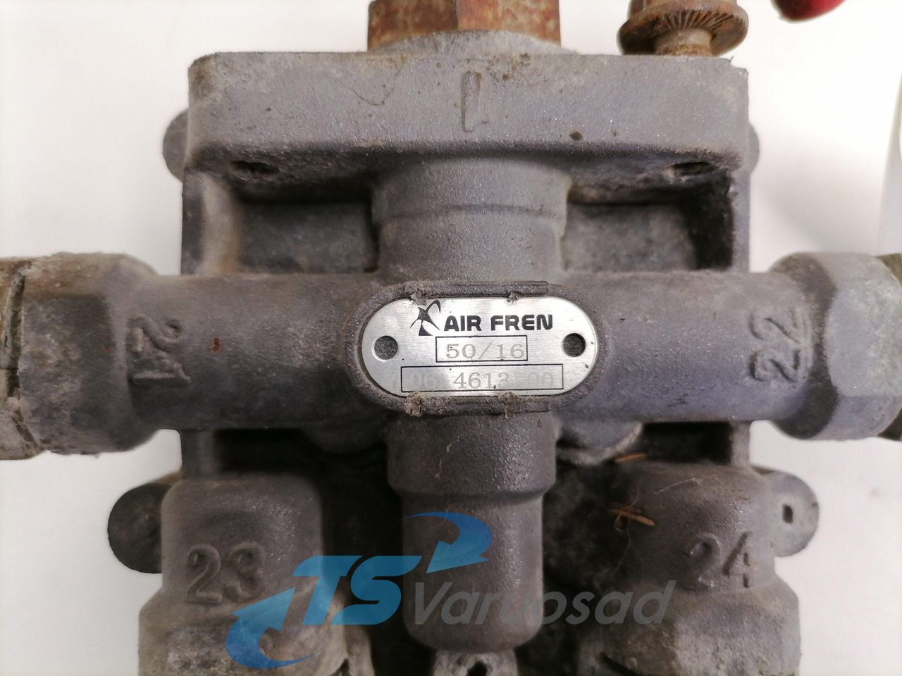 MAN Air pressure control valve 81521516095 - Valvul frenave për Kamioni: foto 2 MAN Air pressure control valve 81521516095 - Valvul frenave për Kamioni: foto 2