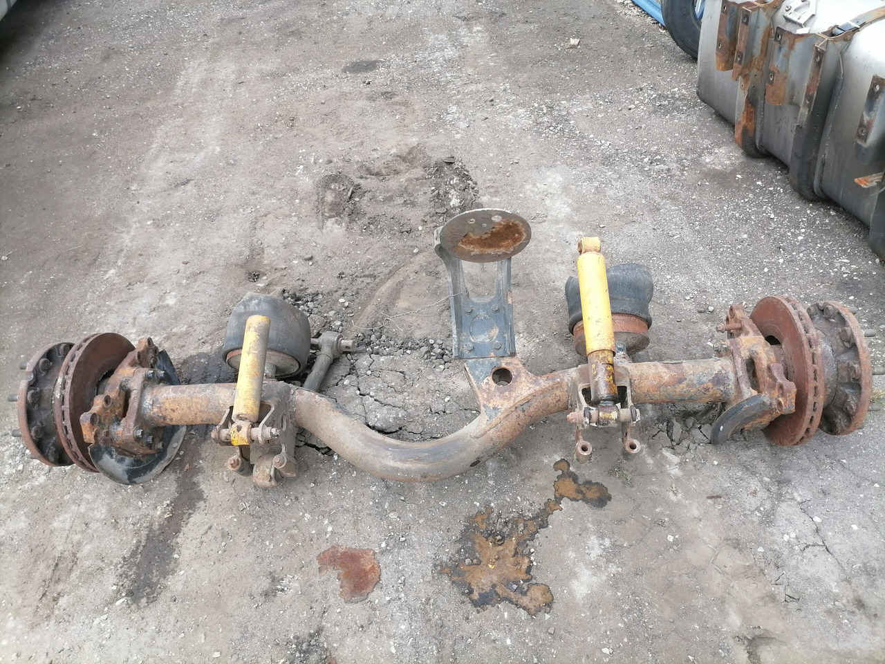MAN Axel housing 12345 - Bosht dhe pjesë këmbimi për Kamioni: foto 3 MAN Axel housing 12345 - Bosht dhe pjesë këmbimi për Kamioni: foto 3
