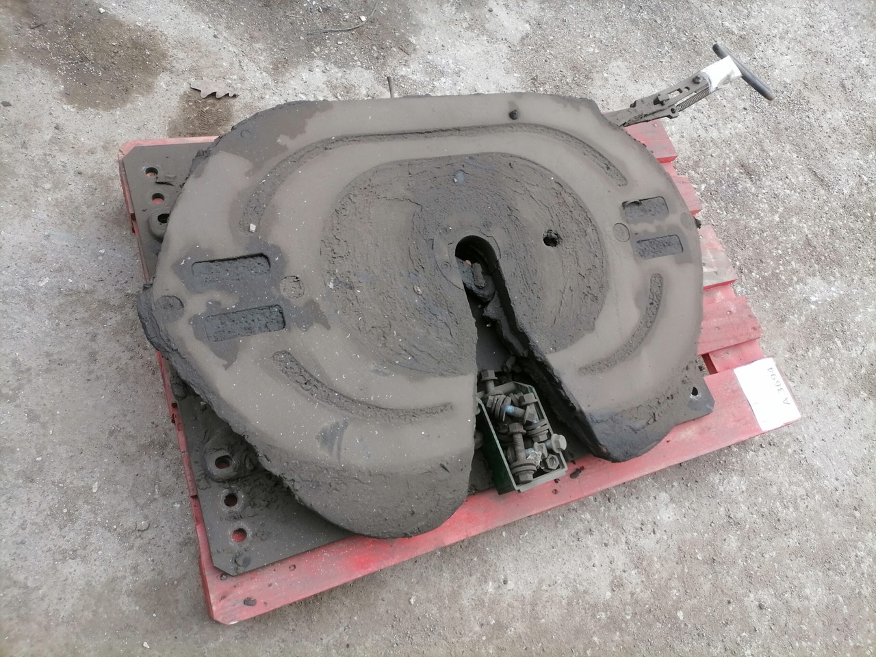 MAN Fifht wheel 81427106217 - Bashkues i rrotës së pestë për Kamioni: foto 2 MAN Fifht wheel 81427106217 - Bashkues i rrotës së pestë për Kamioni: foto 2