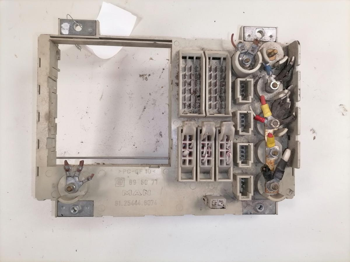 MAN Kaitsmepaneel 81254446074 - Siguresa për Kamioni: foto 4 MAN Kaitsmepaneel 81254446074 - Siguresa për Kamioni: foto 4