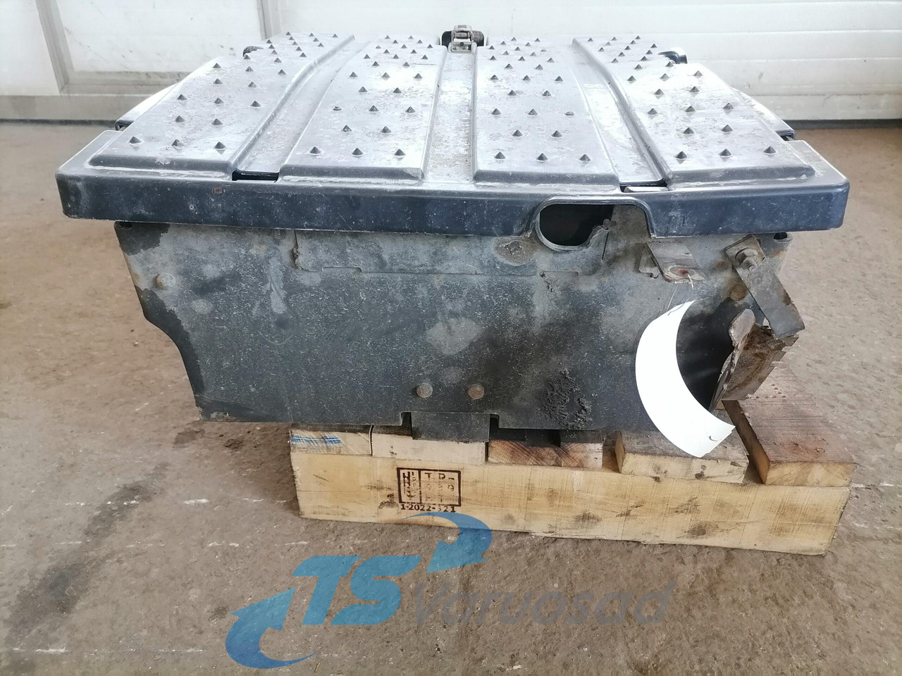 Mercedes-Benz Battery box A9304200268 - Bateria për Kamioni: foto 4 Mercedes-Benz Battery box A9304200268 - Bateria për Kamioni: foto 4