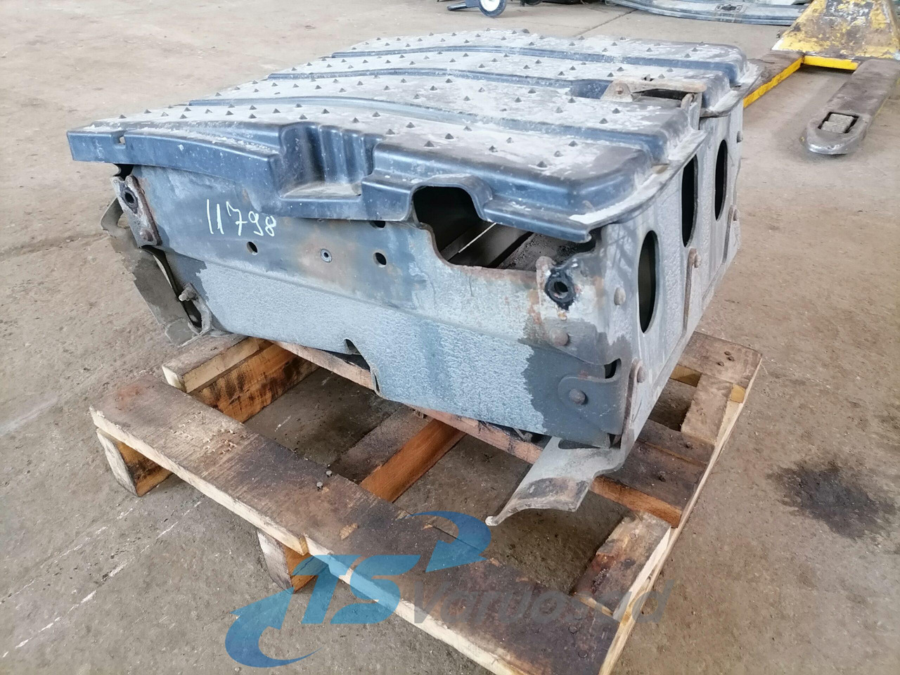 Mercedes-Benz Battery box A9304200268 - Bateria për Kamioni: foto 3 Mercedes-Benz Battery box A9304200268 - Bateria për Kamioni: foto 3