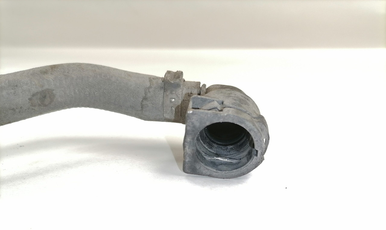 Mercedes-Benz Coolant pipe A4712009652 - Sistemi i ftohjes për Kamioni: foto 2 Mercedes-Benz Coolant pipe A4712009652 - Sistemi i ftohjes për Kamioni: foto 2