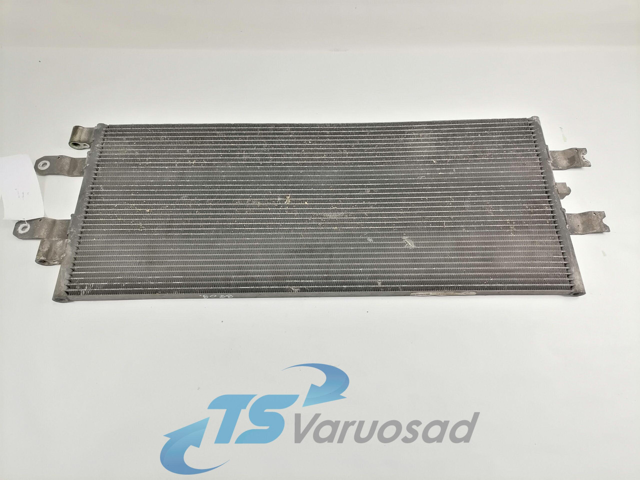 Scania A/C radiator 1921284 - Ngrohja/ Ventilimi për Kamioni: foto 2 Scania A/C radiator 1921284 - Ngrohja/ Ventilimi për Kamioni: foto 2