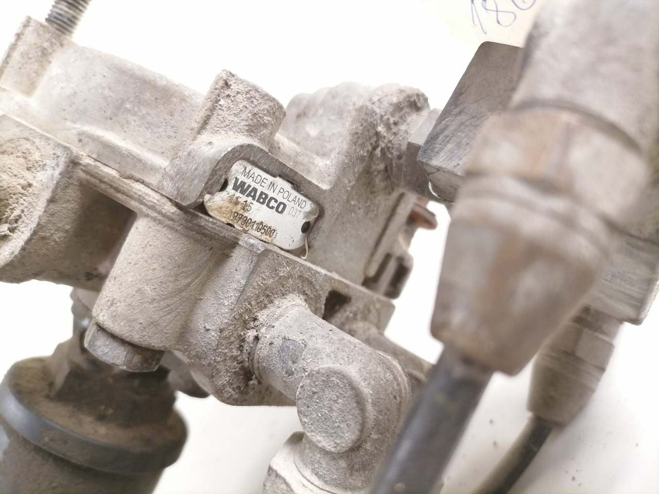 Scania Air pressure control valve 9730110500 - Valvul frenave për Kamioni: foto 2 Scania Air pressure control valve 9730110500 - Valvul frenave për Kamioni: foto 2