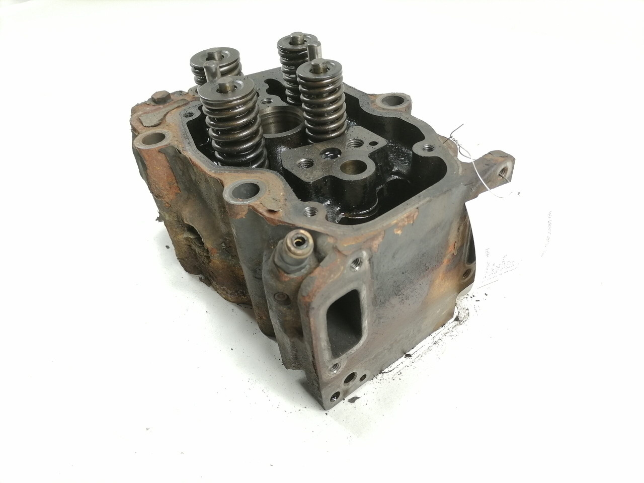 Scania Cylinder head, HPI 1804716 - Koka e cilindrit për Kamioni: foto 2 Scania Cylinder head, HPI 1804716 - Koka e cilindrit për Kamioni: foto 2