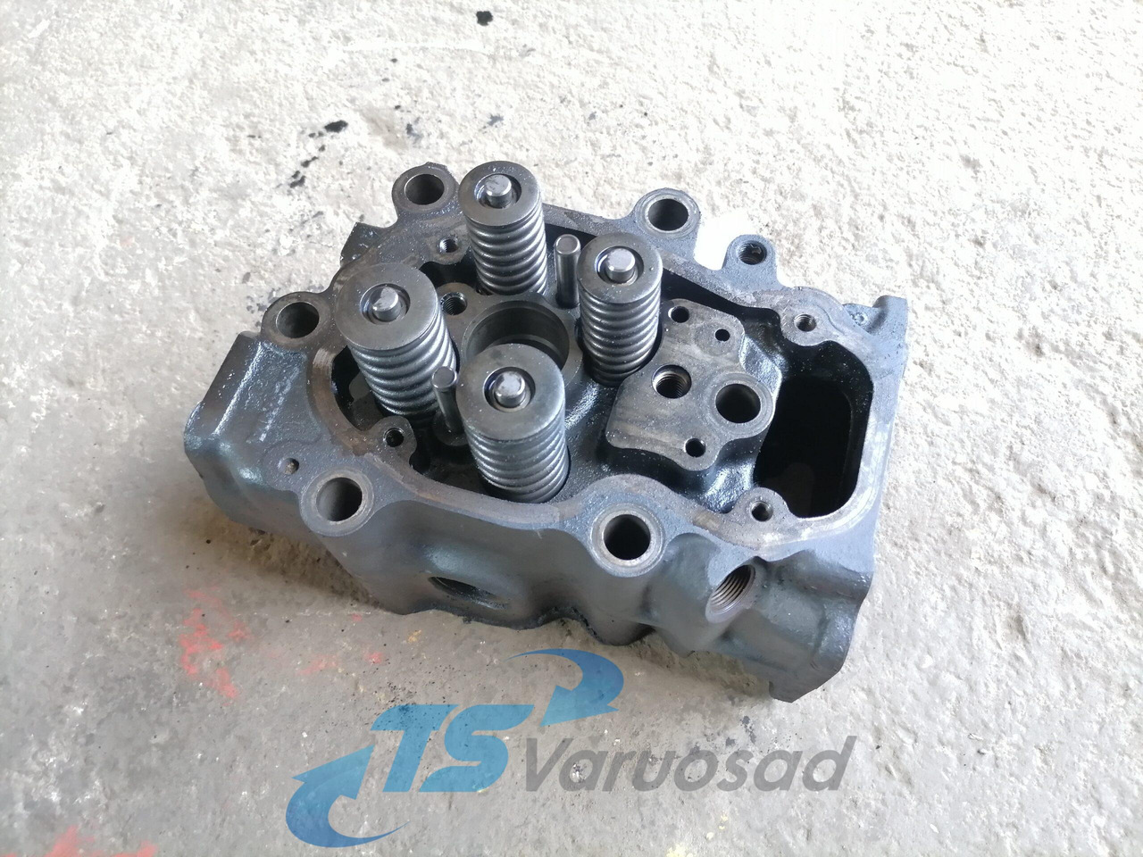 Scania Cylinder head, XPI 1874583 - Koka e cilindrit për Kamioni: foto 1 Scania Cylinder head, XPI 1874583 - Koka e cilindrit për Kamioni: foto 1