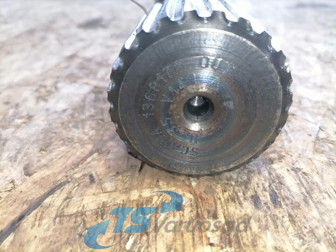 Scania Drive shaft 1368176 - Boshti i transmisionit për Kamioni: foto 4 Scania Drive shaft 1368176 - Boshti i transmisionit për Kamioni: foto 4