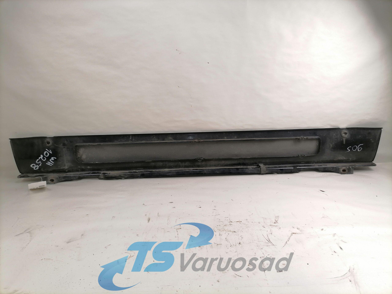 Scania Grille panel 1748085 - Grilë për Kamioni: foto 2 Scania Grille panel 1748085 - Grilë për Kamioni: foto 2