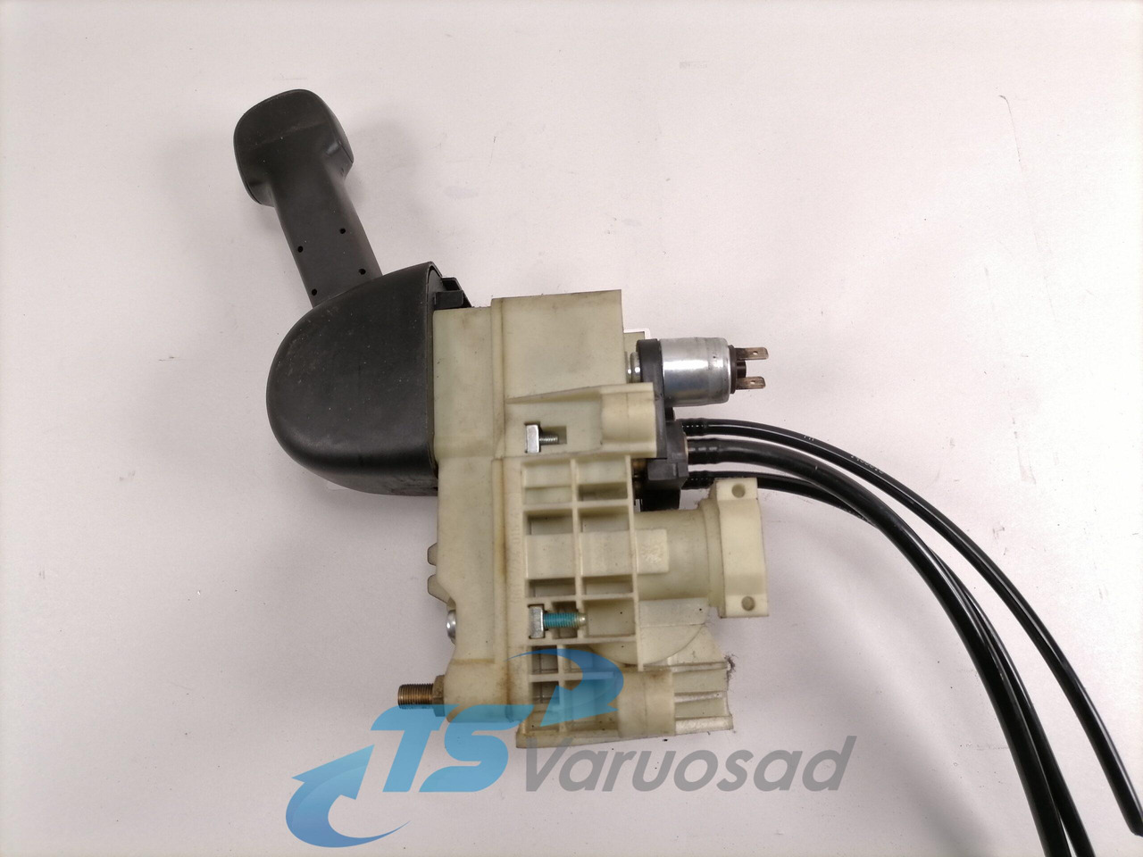 Scania Handbrake control lever 1882115 - Pjesa universale për Kamioni: foto 3 Scania Handbrake control lever 1882115 - Pjesa universale për Kamioni: foto 3