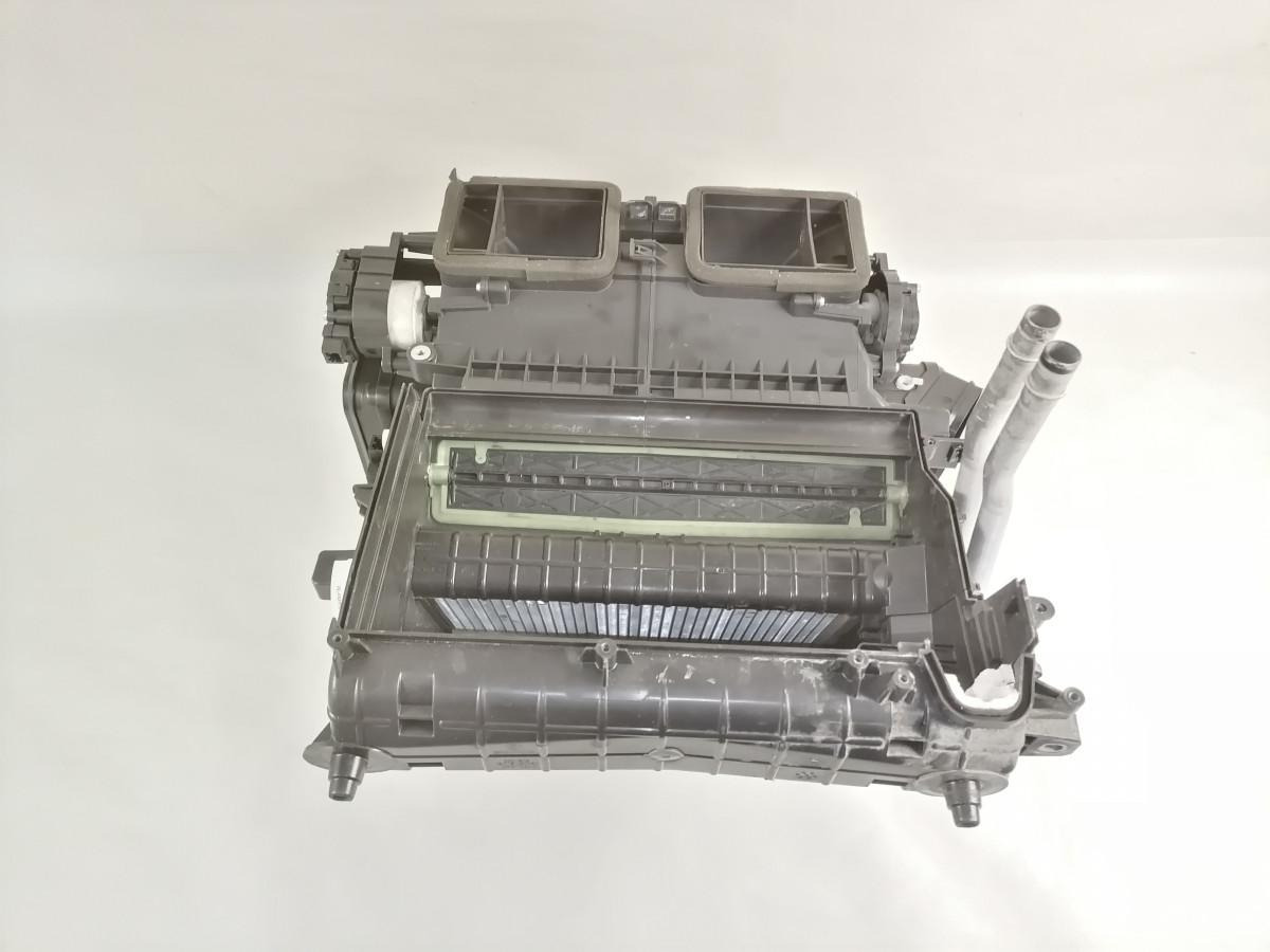 Scania Heating unit 2878950 - Pjesa universale për Kamioni: foto 4 Scania Heating unit 2878950 - Pjesa universale për Kamioni: foto 4